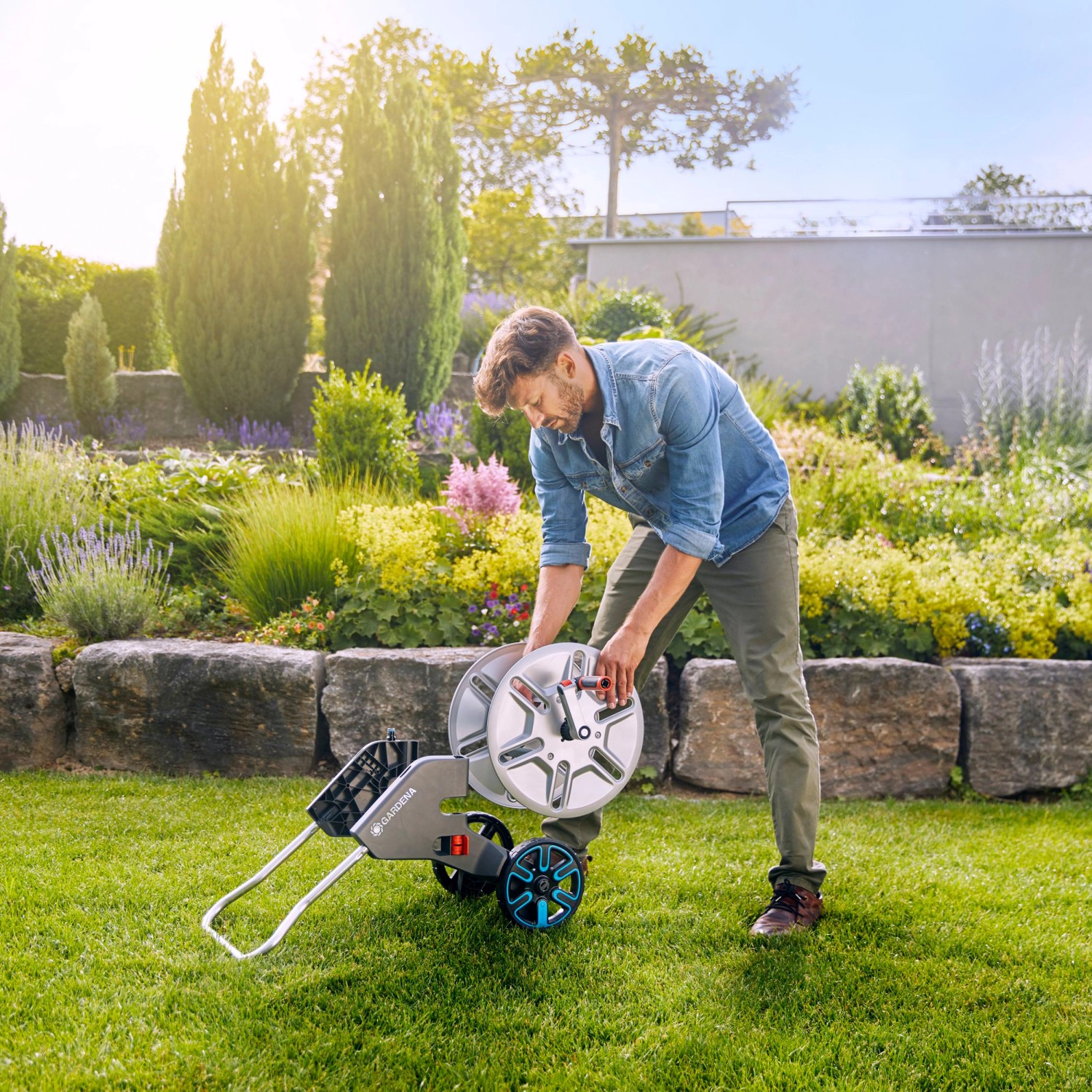 Gardena Schlauchwagen Set Aqua Roll M mit 30 m Schlauch & Zubehör