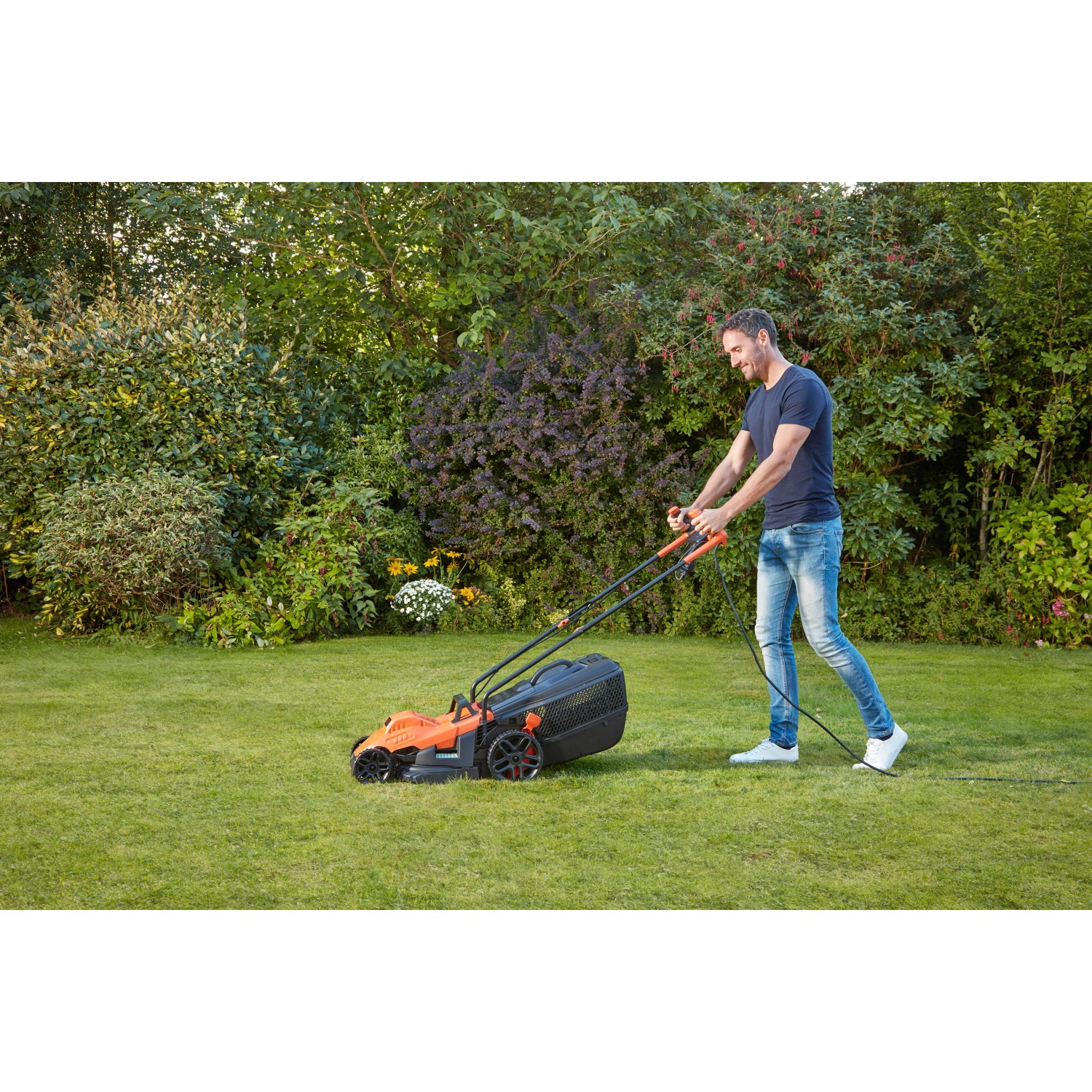 Black Decker BEMW461BH-QS grasmaaier met krachtige prestaties Black Decker BEMW461BH-QS grasmaaier met krachtige prestaties