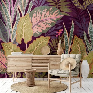 Fototapete Dschungel in Lila, Grün, Beige und Rosa. Exotisches, florales Design für Wohnräume.