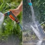Gardena Reinigungsspritze Classic in Aktion: Bewässerung und Reinigung im Garten.