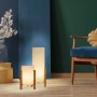 Näve Matilda Leinen-Tischleuchten, 2 Größen, Naturholz-Gestell, Stoffschirm, Design-Tischlampen.