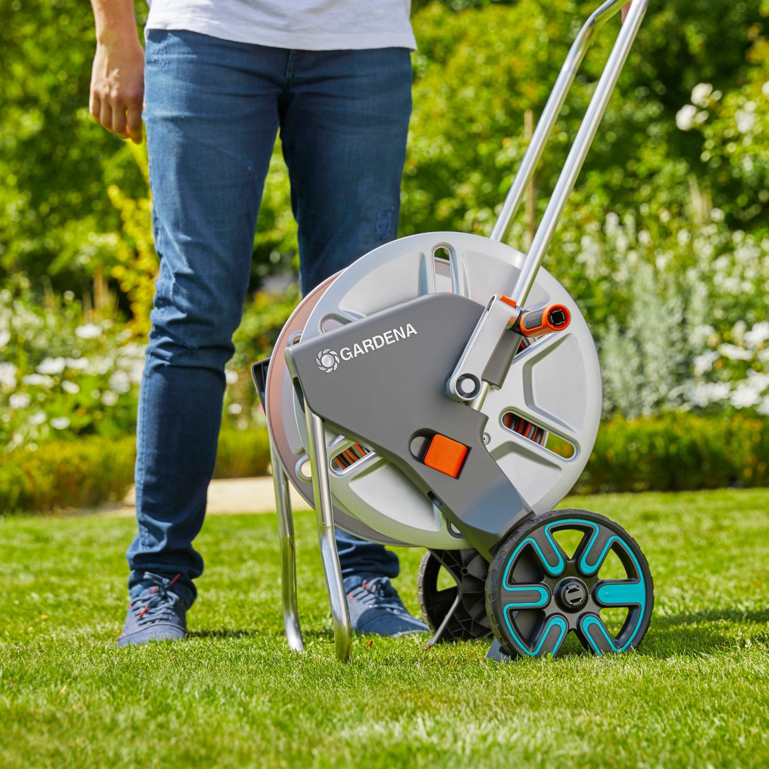 Gardena Schlauchwagen Set Aqua Roll M mit 30 m Schlauch & Zubehör