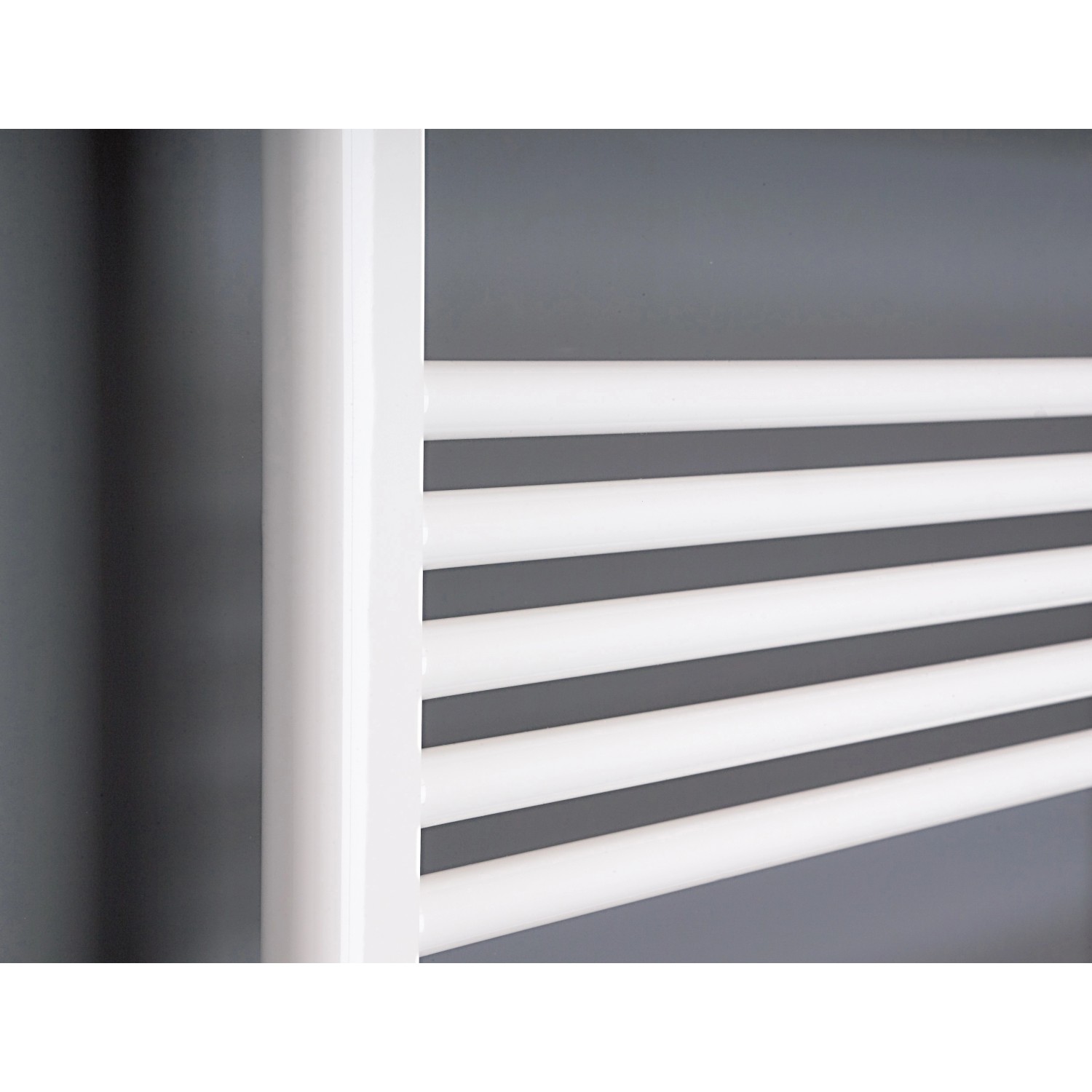 Ximax Badheizkörper Hektor, weiß, 1838x600 mm, 1028 Watt. Heizkörper für Bad und Handtücher.