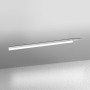 Weiße Ledvance LED-Lichtleiste Switch Batten, 60 cm, an Decke montiert.