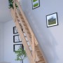 StarWood Treppe Samos Eiche mit Holzgeländer, massive Holztreppe für den Innenbereich.