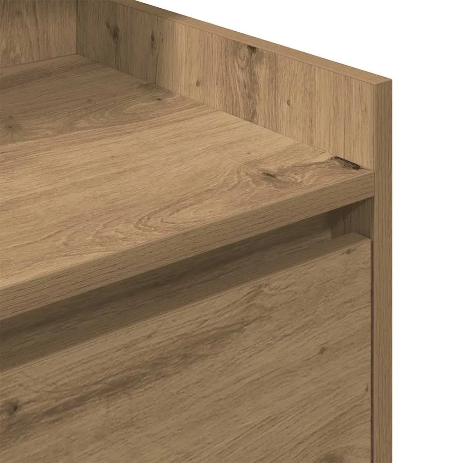 Nachttisch in Artisan-Eiche: Detail der Holzwerkstoff-Oberfläche und oberer Schublade.