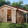 Unbehandeltes Holz-Gartenhaus Bozen mit Satteldach und Anbau im Garten.