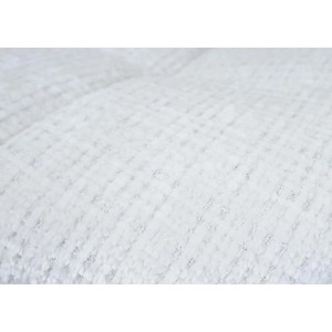 Detailaufnahme: Cremefarbener Chenille-Stoff des MCW Esszimmerstuhls A60.