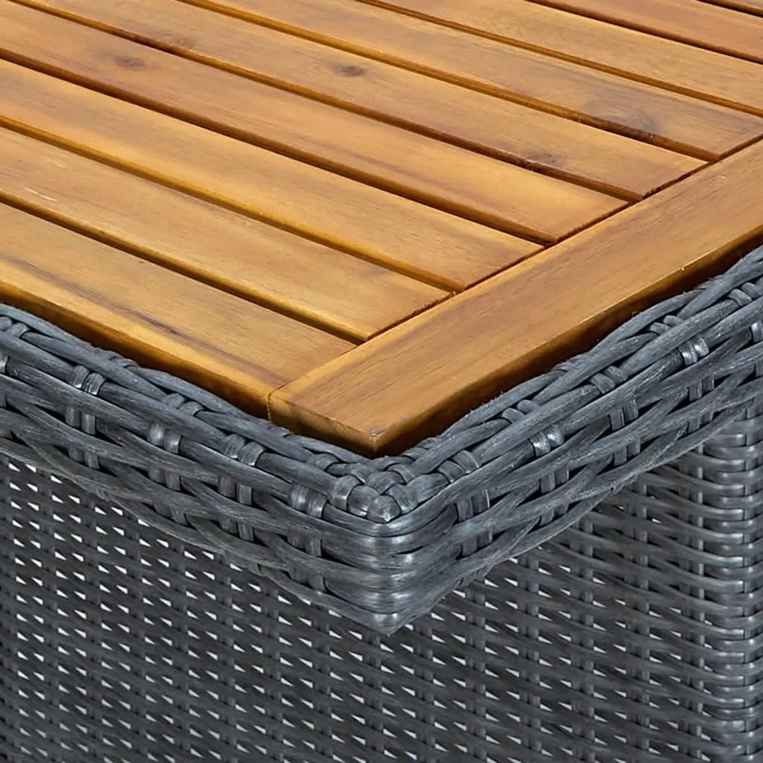 Detailansicht Gartentisch: Dunkelgraues Rattan, Akazienholz-Tischplatte. vidaXL Esstisch für den Garten.