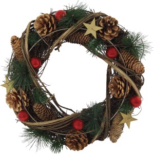 Mehrfarbiger Deko-Kranz (Ø 35 cm) mit Zapfen, Sternen und roten Kugeln für Weihnachten.