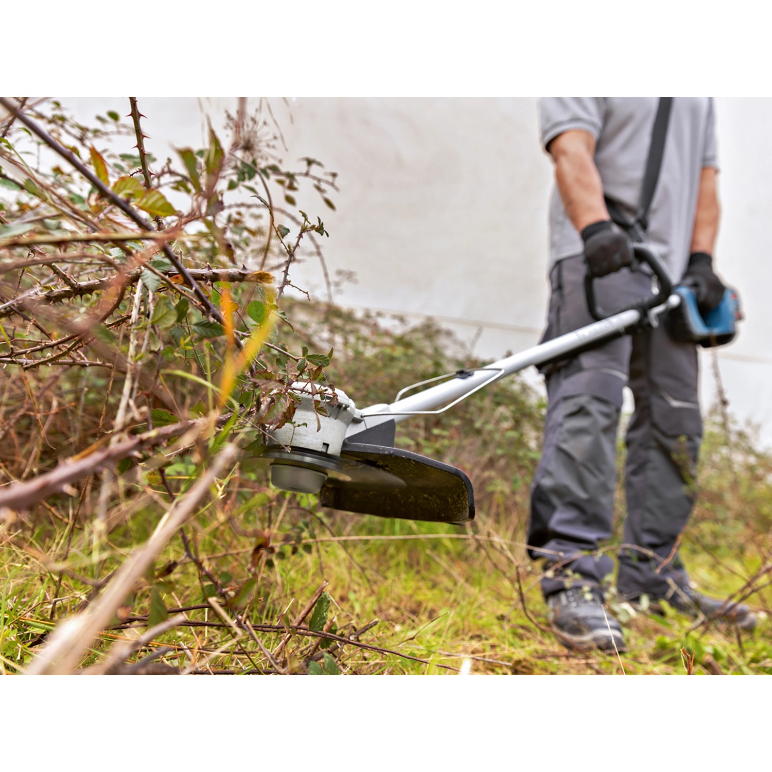 Bosch Professional AkkuFreischneider GFR 18V23 Solo OBI