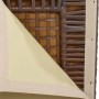 Detailansicht der braunen Kissenbox Davenport mit Polyrattan-Geflecht und Innenverkleidung.