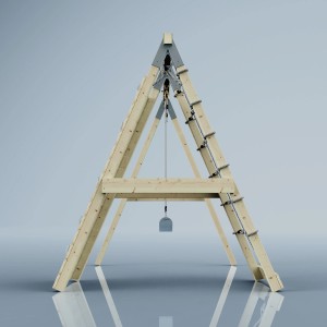 PolarPlay Klettergerüst Chamäleon Eisblau aus Holz mit Schaukelhalterung.