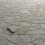 Verlegte Quarzit-Polygonalplatten Kavalla, Stärke 13-25 mm, für Terrassen und Gehwege.