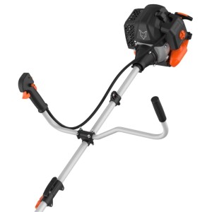 FUXTEC Benzin Motorsense FX-MS152 mit schwarzem 2-Taktmotor, orangefarbenen Akzenten und ergonomischem Zweihandgriff.