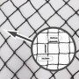 Detailaufnahme: Schwarzes Aquagart Teichnetz (Maschenweite 20x20mm) zum Schutz vor Laub und Vögeln.