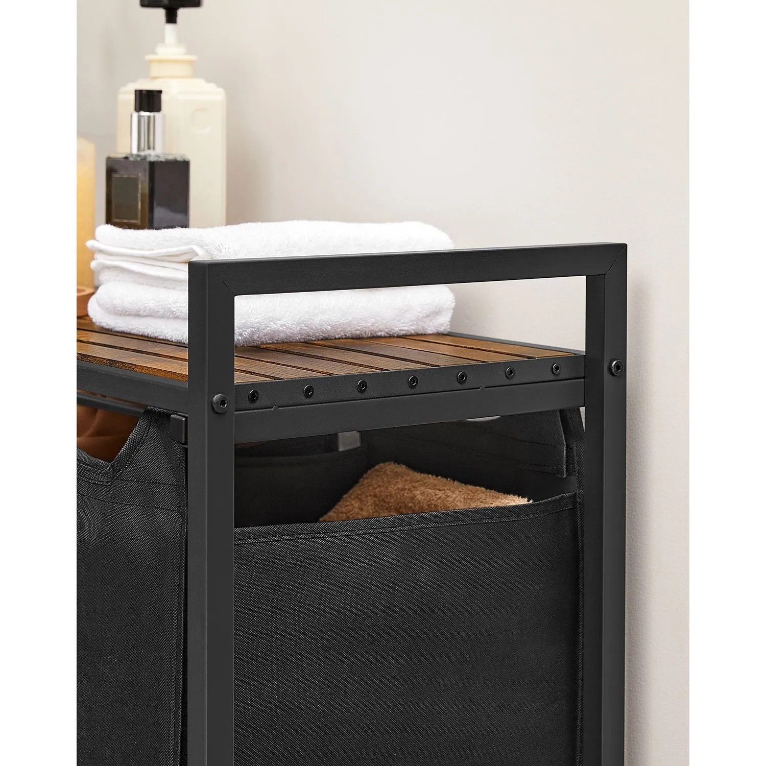 Vasagle Wäschesammler mit 3 Fächern, Ablage und braun-schwarzem Design. Praktischer Wäschekorb.