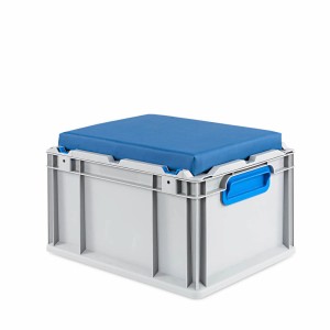 Eurobox NextGen Sitzbox blau, 20 Liter. Aufbewahrungsbox mit blauem Sitzkissen und Griffen.