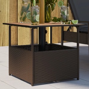 Brauner vidaXL Gartentisch mit Schirmloch, Poly Rattan, 55x55 cm.