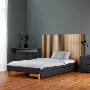 Graues Polsterbett 140x200 mit Matratze, Lattenrost und Bettkästen. Schlafzimmer Möbel im modernen Design.