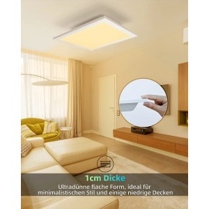Flache, quadratische LED Deckenleuchte, 60x60 cm, warmweißes Licht, weiße Umrandung.