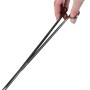 JBL ProScape Tool S 30: Gerade Pinzette zur Pflege von Aquariumpflanzen, gehalten in einer Hand.