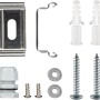 Montagematerial für LED-Feuchtraumleuchte: Halterungen, Dübel, Schrauben und Kabelverschraubung.