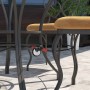Basi Schlaufenkabel SKA 500 als Fahrradschloss um Gartenmöbel gelegt.