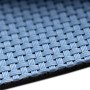 Detailaufnahme: Wetterfester, hellblauer Outdoor Teppich Fano mit gewebter Struktur.