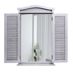 Wandspiegel im Shabby-Look mit Fensterläden, grau. Dekorative Spiegel-Optik für Wohnraum.