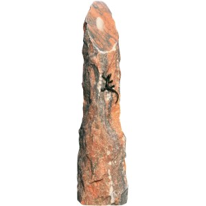 Silex Marmor Quellsäule Obelisk mit kleinem Gecko als Deko für den Garten.
