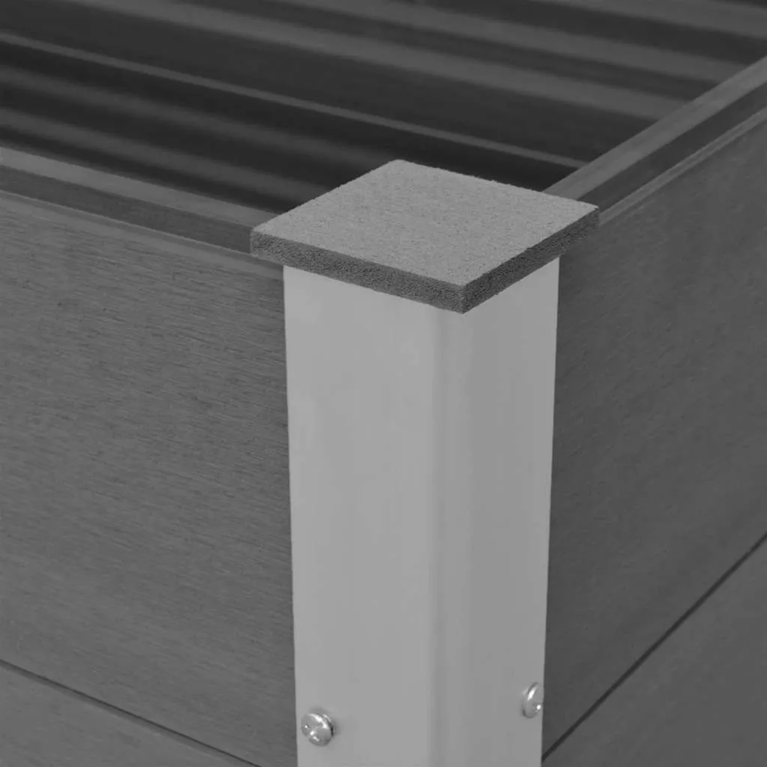 Detailansicht des grauen vidaXL Garten-Hochbeets (100x50x54 cm) aus WPC mit Aluminium-Verstärkung.