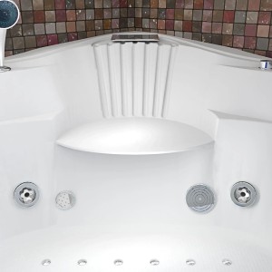 Detailansicht der AcquaVapore Eck-Badewanne W25-SC mit Whirlpool-Funktion und Armaturen.