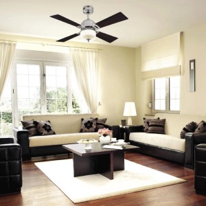 WESTINGHOUSE Deckenventilator Athena mit LED-Beleuchtung und Fernbedienung im Wohnraum.