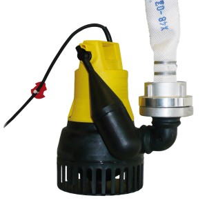 Jung Flutbox U 5KS mit Feuerwehrschlauch, gelb-schwarze Kellerentwässerungspumpe mit C-Kupplung.