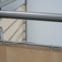 Floracord Balkonverkleidung in Sisal am Geländer befestigt.