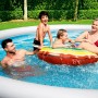 Bestway Fast Set Pool mit Familie im Garten. Quick-Up Pool mit aufblasbarem Rand.