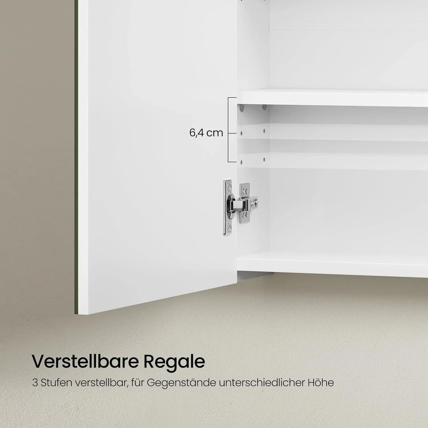 Weißer Spiegelschrank mit offener Tür, zeigt 6,4 cm verstellbare Einlegeböden. Flexibler Badschrank Stauraum.