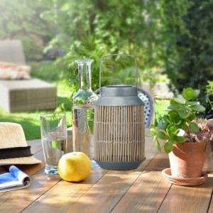 Relaxdays Solarlampe aus Rattan und Metall in Natur/Silber, zylinderförmig, 26x17cm.