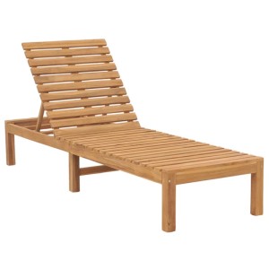 Zwei Teak Sonnenliegen mit verstellbarer Rückenlehne für Garten oder Terrasse.