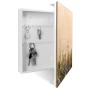Banjado Schlüsselbox mit Blumenwiese, 50 Haken, weißer Kasten mit Holzfront. Schlüssel hängen im Kasten.