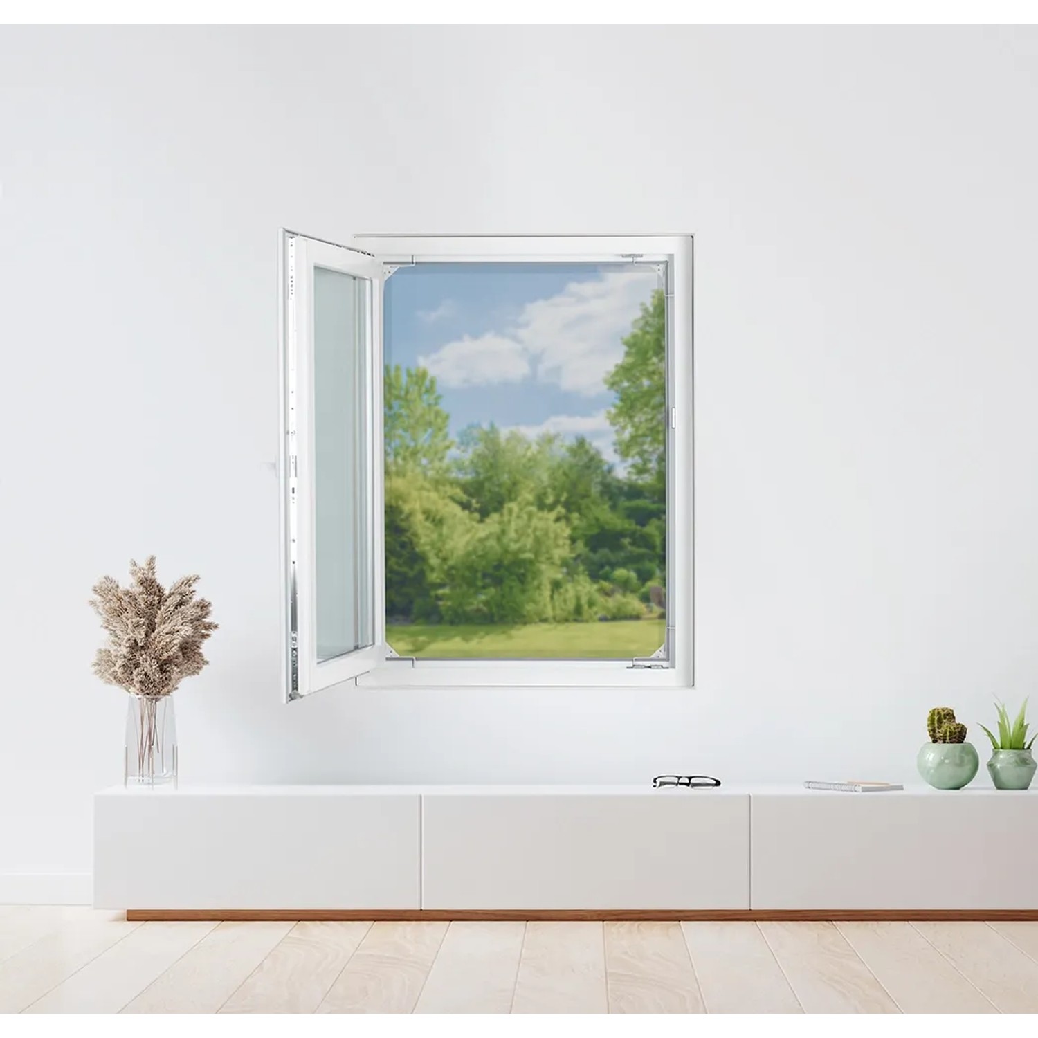 Weißes Easymaxx Fenster-Moskitonetz Magic Fit im geöffneten Fenster, Insektenschutz.