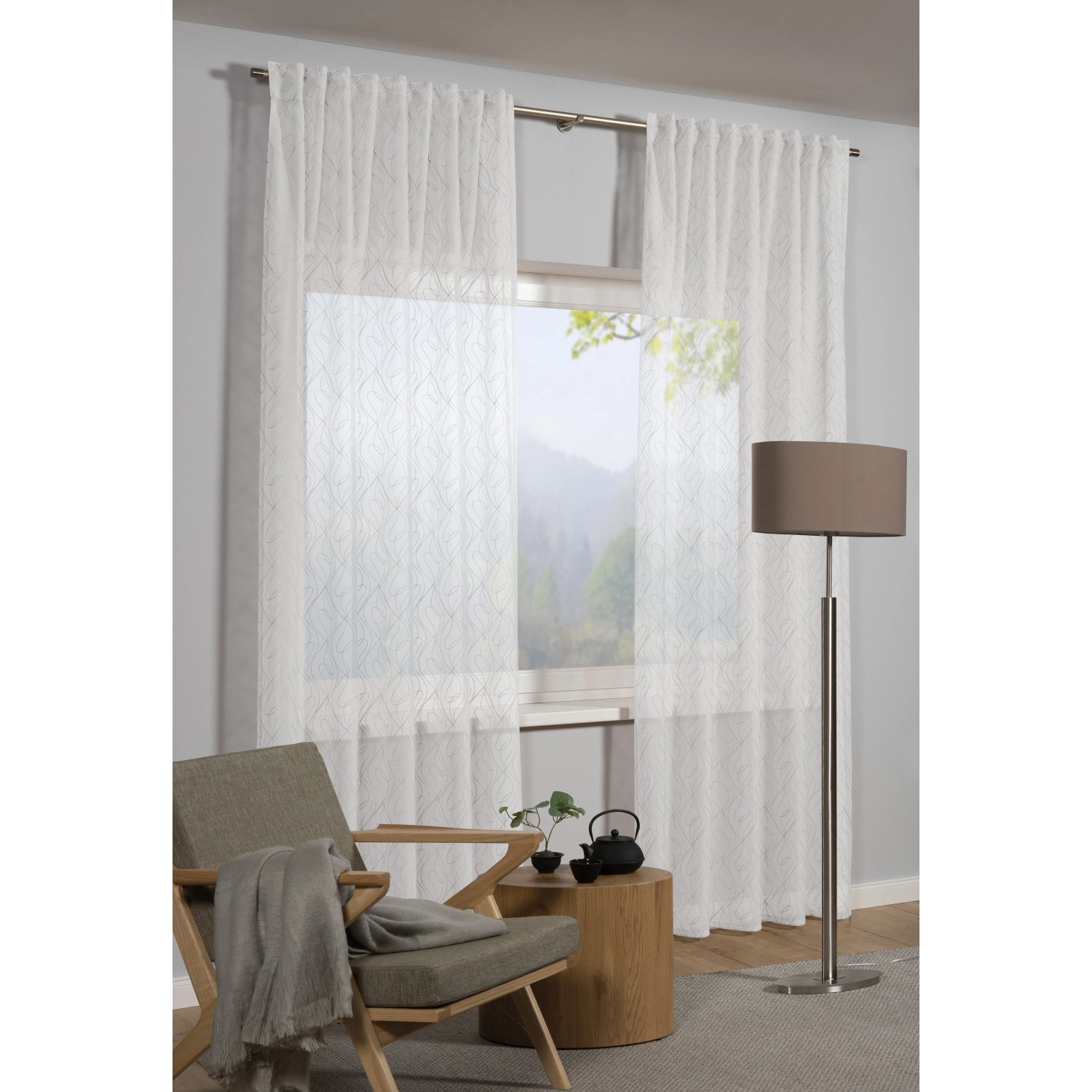 Weißer, bestickter Sehlbach Fertigschal Dolly, 135x245 cm, transparent, mit Multiband für Stange/Schiene.