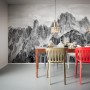 Komar Vlies Fototapete Peaks, 400x250cm, mit Bergmotiv in Schwarz-Weiß im Esszimmer.
