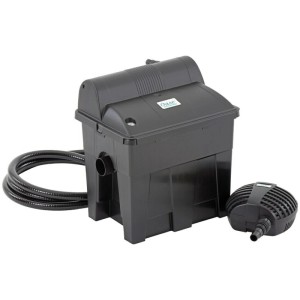 Oase BioSmart Set 5000: Durchlauffilter-Set mit Pumpe und Schlauch für Teiche bis 5 m³.