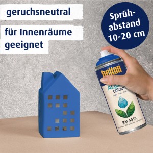 Belton Free AQUAcolours Buntlack Spray RAL 5010 Enzianblau matt mit blauem Deko-Haus.