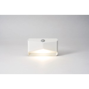 Mr.Beams MB710: Weiße Batterieleuchte mit Bewegungssensor, ideal als Nachtlicht.