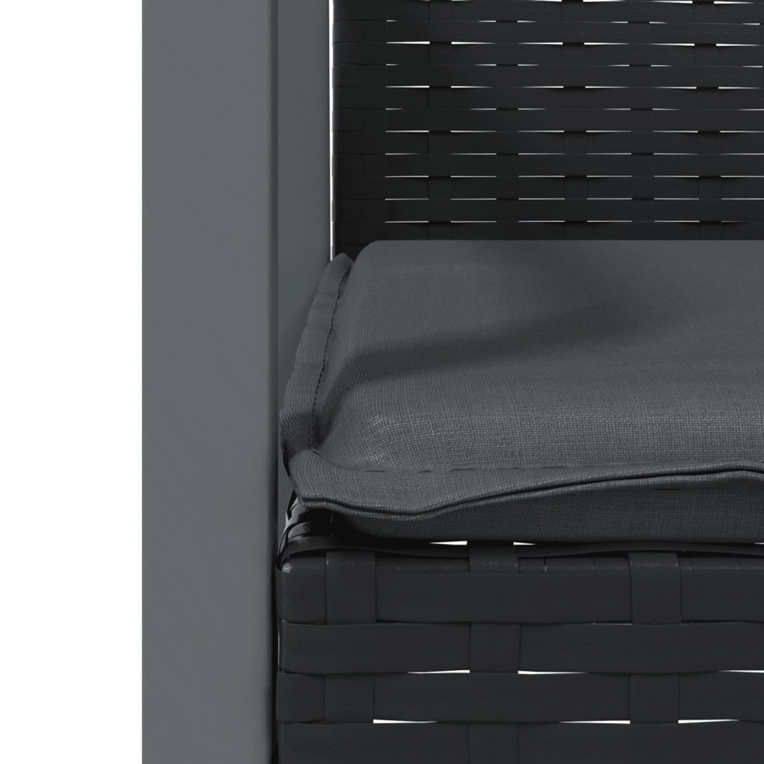 Detailansicht: Schwarzer Rattan Gartenstuhl mit grauem Kissen der vidaXL 9-tlg Essgruppe.