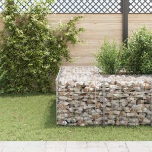 furnicato Würfel-Gabionen-Hochbeet, 60x60x60 cm, gefüllt mit Steinen im Garten.