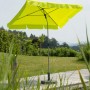 Apfelgrüner Schneider Balkonschirm Locarno mit Knickfunktion, 180x120 cm, im Garten.
